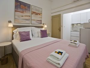 22019869-Ferienwohnung-2-Hvar-300x225-5