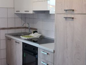 23539149-Ferienwohnung-2-Hvar-300x225-3