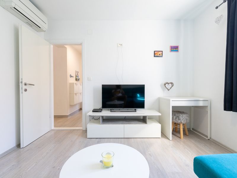 23922167-Ferienwohnung-2-Hvar-800x600-2