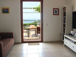 23931472-Ferienwohnung-4-Hvar-300x225-1