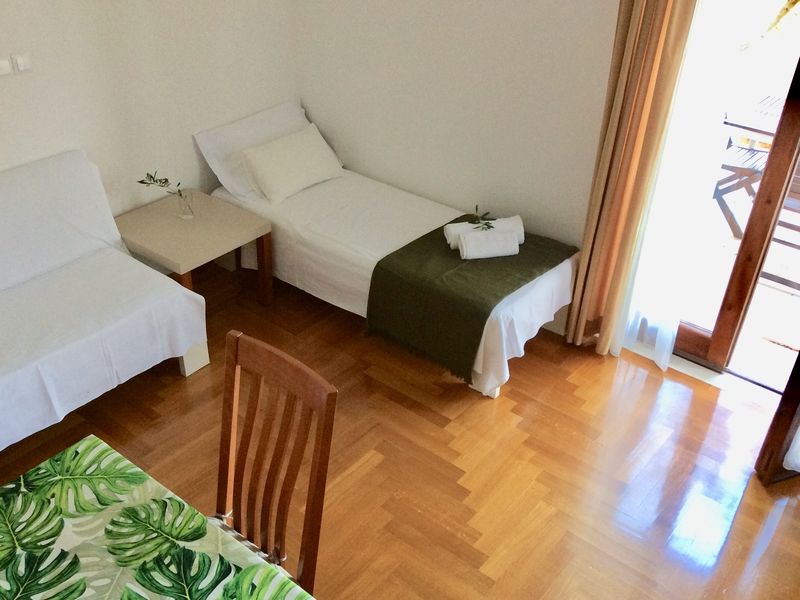 23927900-Ferienwohnung-3-Hvar-800x600-1