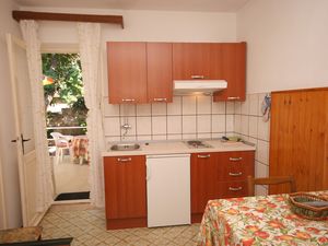 23925753-Ferienwohnung-3-Hvar-300x225-2