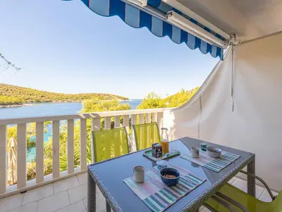 Ferienwohnung für 2 Personen (38 m²) in Hvar 1/10