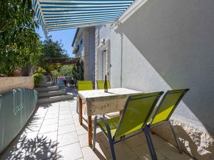 24033882-Ferienwohnung-2-Hvar-300x225-2