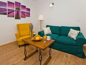 24034773-Ferienwohnung-2-Hvar-300x225-3