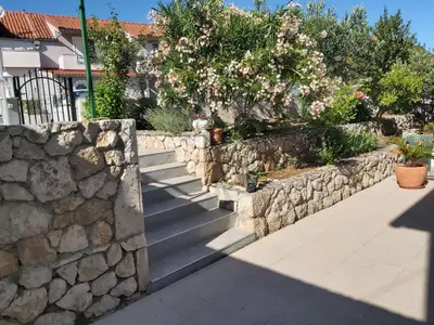 Ferienwohnung für 2 Personen (28 m²) in Hvar 1/10
