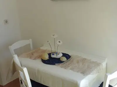 Ferienwohnung für 2 Personen (35 m²) in Hvar 1/10