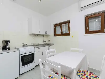 Ferienwohnung für 4 Personen (50 m²) in Hvar 10/10