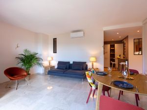 23868419-Ferienwohnung-4-Hyères-300x225-0