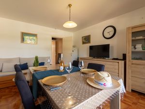 23868144-Ferienwohnung-4-Hyères-300x225-0