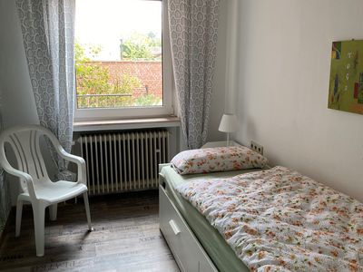Schlafzimmer mit ausziehbarem Doppelbett
