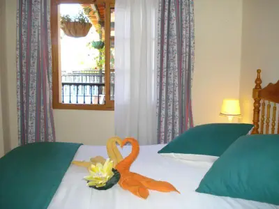 Wohnbeispiel: Komfortabel Schlafzimmer mit Gartenblick.. nur beim Estrella del Norte Apartments