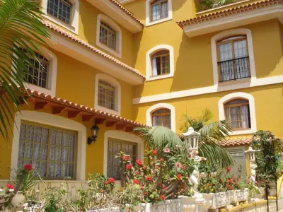 Eingang Estrella del Norte Apartments