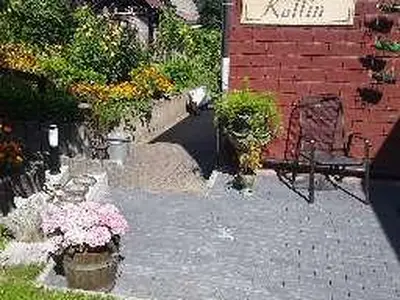 Eingang Haus Kallin um die Ecke Eingang Haus Kallin um die Ecke