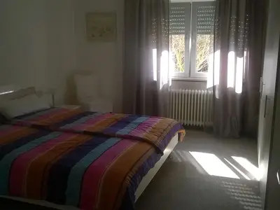 Schlafzimmer 1