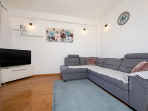 23945247-Ferienwohnung-4-Igrane-300x225-4