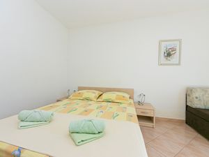 23570186-Ferienwohnung-3-Igrane-300x225-3