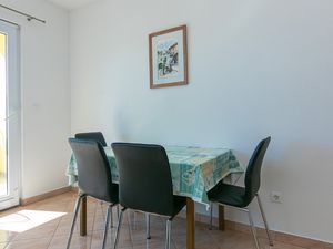 23570189-Ferienwohnung-5-Igrane-300x225-3