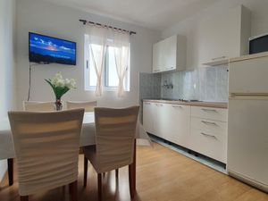 23930847-Ferienwohnung-6-Igrane-300x225-2