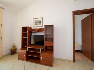 23933067-Ferienwohnung-5-Igrane-300x225-3