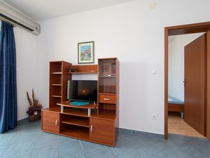 23933069-Ferienwohnung-5-Igrane-300x225-2