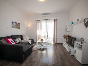 23657737-Ferienwohnung-4-Ika-300x225-1