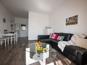 23657737-Ferienwohnung-4-Ika-300x225-2