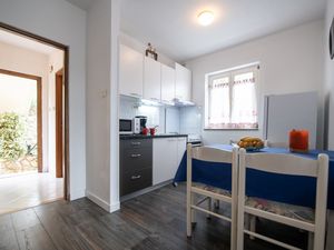 19125781-Ferienwohnung-3-Ika-300x225-2