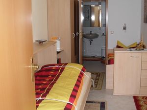 2145277-Ferienwohnung-3-Ilmenau-300x225-1