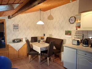 22276049-Ferienwohnung-4-Ilmenau-300x225-1