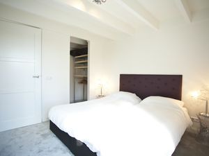 23987992-Ferienwohnung im Ferienpark-8-Hulshorst-300x225-3