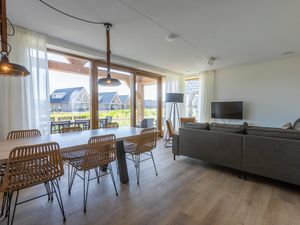 23987942-Ferienwohnung im Ferienpark-8--300x225-3