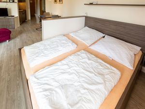 23881353-Ferienwohnung-3-Immenstaad am Bodensee-300x225-3