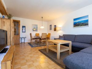 23881474-Ferienwohnung-4-Immenstaad am Bodensee-300x225-1