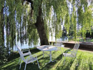 privater Bereich direkt am Wasser