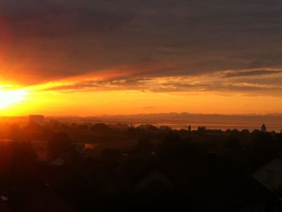 Sonnenaufgang, Ausblick von Terrasse und Balkon