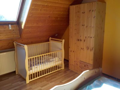 Schlafzimmer 3 mit Kinderbett