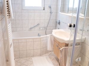 22199919-Ferienwohnung-4-Immenstaad am Bodensee-300x225-2