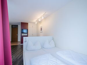 23881379-Ferienwohnung-3-Immenstaad am Bodensee-300x225-5