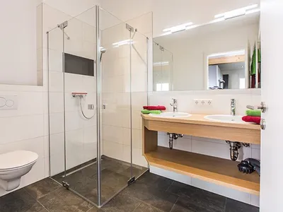 INSIDE, BATHROOM