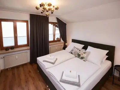 Schlafzimmer 1
