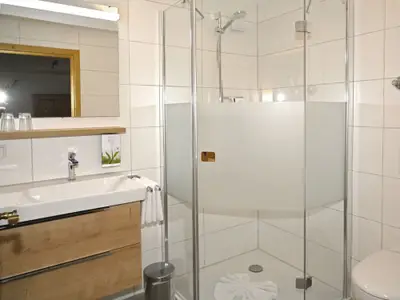 modernes Badezimmer
