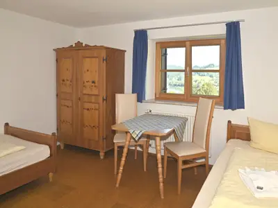 Schlafzimmer mit 2 Einzelbetten