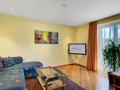 Wohnzimmer mit Ausziehcouch