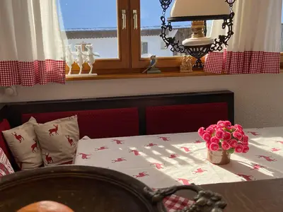 Esstisch mit gemütlicher Eckbank