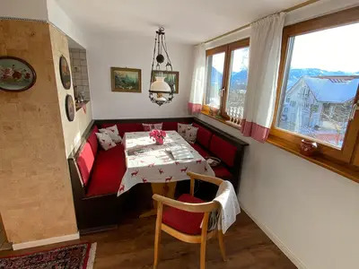 Essbereich mit Bergblick