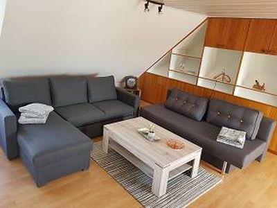 2x Schlafcouch im Wohnzimmer