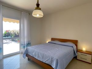 23877625-Ferienwohnung-4-Imperia-300x225-3