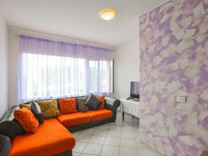 24005425-Ferienwohnung-6-Imperia-300x225-2