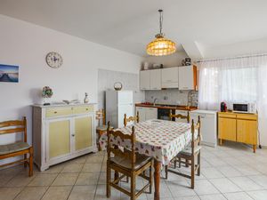 24005425-Ferienwohnung-6-Imperia-300x225-3